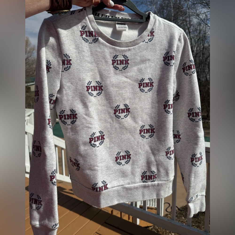 PINK Victoria’s Secret Logo Crewneck Sweatshirt XS Gray Preppy Y2K Lounge